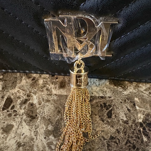 Elegant Black Badgley Mischka Quilted Women's Bag - Picture 4 of 12